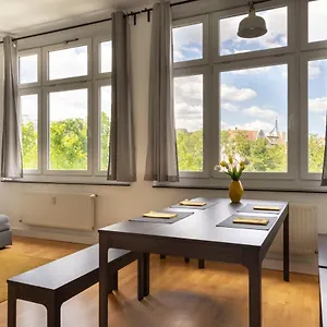 Apartment Central +3br +big Living Next To U-station, Berlin